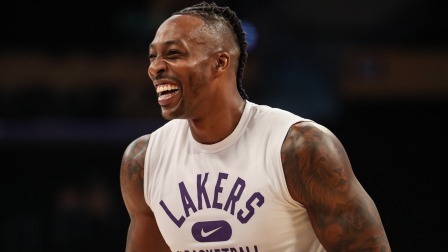 NBA热辣资讯 湖人真有分歧?魔兽:理解斯图尔特 浓眉:不知道他想干啥