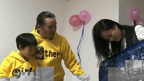 星星的礼物第4季 父母传播蜡染技艺背井离乡 涓子帮助女孩与父母相聚