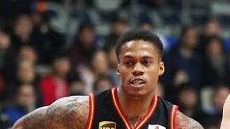 CBA 18/19赛季 天津VS同曦第一节：约瑟夫·杨两记止血三分命中追平比分，同曦29-31天津
