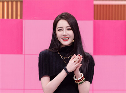 互动直拍：迪丽热巴现场扒舞