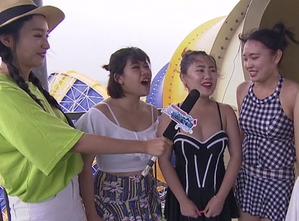 “时代姐妹花”现场一展歌喉