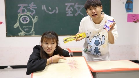 美女家务事 冬冬的辣条被偷吃，小晴怕被发现用粘土做辣条以假乱真，太机智了