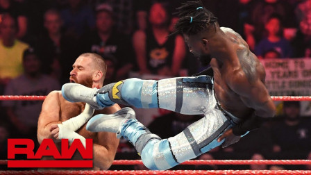 WWE RAW 2019 【RAW 06/24】凯文捡漏趁机踢科菲两脚