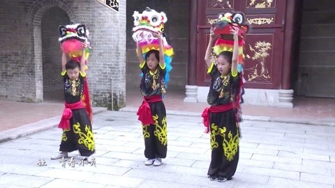 音乐涂鸦乐园 嘉佳卡通拜见师父MV