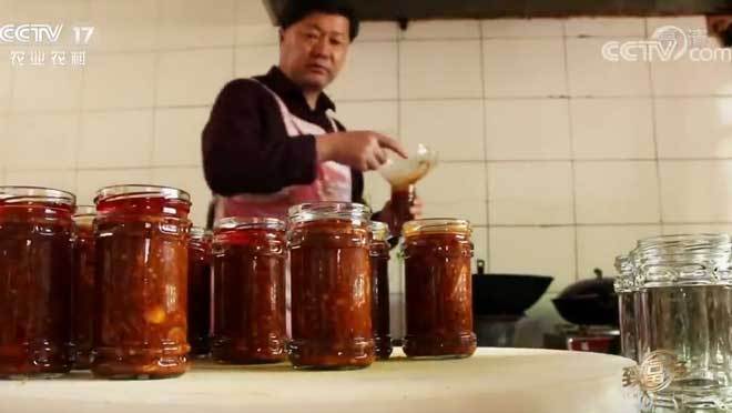 致富经 《致富经》 20191216 柔情老爹的酱财富