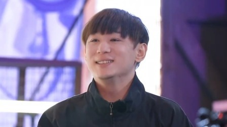 电话亭变心灵树洞，黄子弘凡对话自己走心献唱