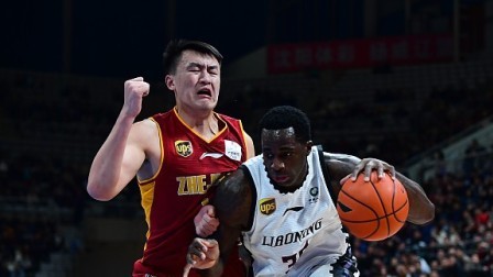 CBA 18/19赛季 辽宁VS浙江第二节：巴斯快攻顺下双手灌篮上演一飞冲天