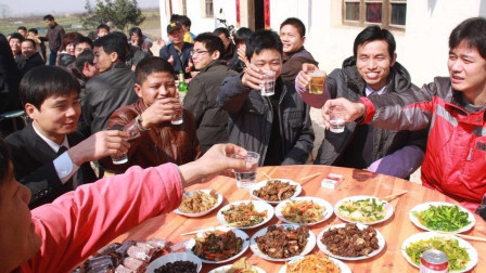农村这句“早酒晚茶五更色，劝君千万要不得”什么意思
