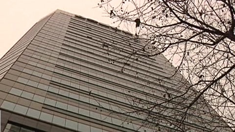 城市直通车 女子入室盗窃徒手掰门只偷现金