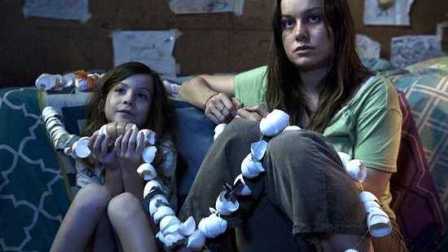 她被密室囚禁并遭凌辱生子 7年后靠儿子逃出生天 12