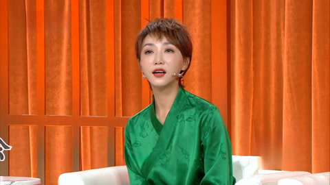 天津话小课堂开课 莎娜现场展示民族舞