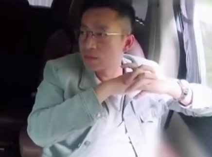 娱乐新鲜爆 汪小菲向大S炫耀自己蹦过极后