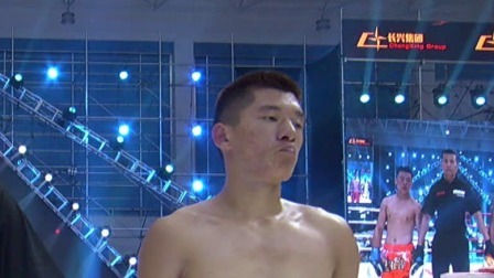 峨眉传奇 2019 山东小子直接撂翻对手翻出围绳，观众看着惊呼！