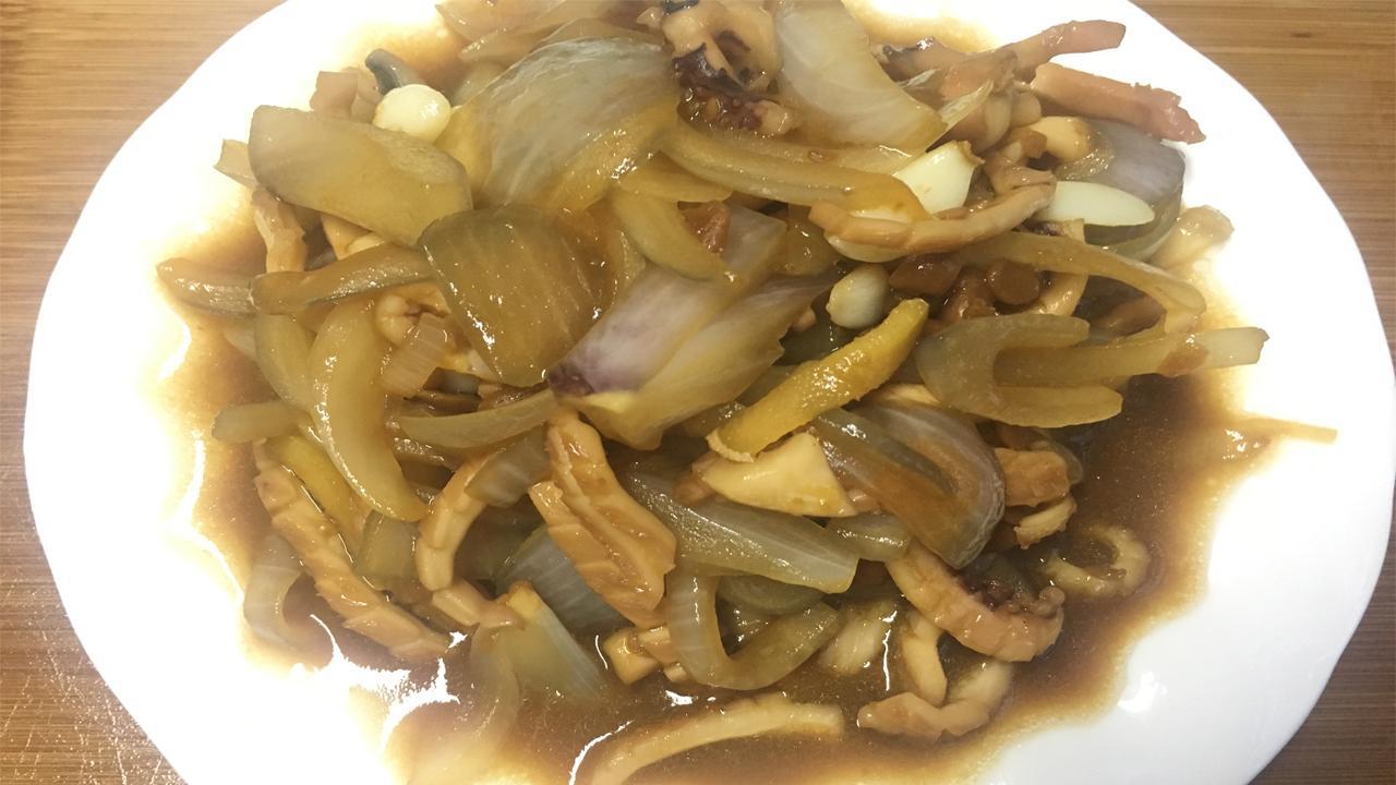 鱿鱼最简单的家常做法，简单两步，肉嫩味鲜，常吃润肤又防贫血