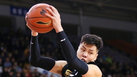CBA 18/19赛季 青岛VS辽宁第四节：双方替补练兵，辽宁如愿豪取20连胜