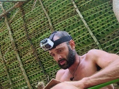 荒岛余生（Naked and Marooned with Ed Stafford）第3集