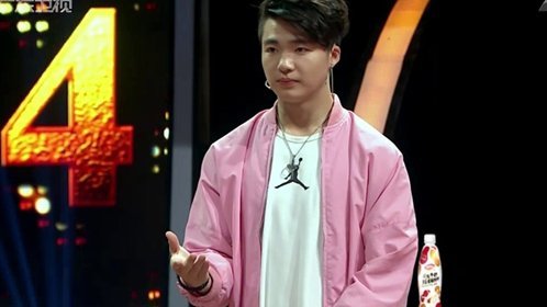 天作之合 艺术总监极度渴望婚姻 讲述过往情史现场落泪