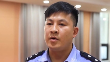 第一时间 为转移妻子分娩之痛  准爸爸产房跳舞陪产