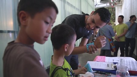 二更视频 美国穷小伙开辟