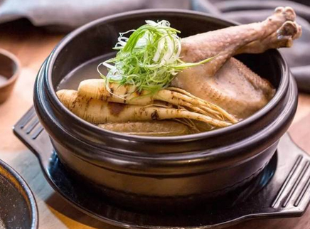 美食台 参鸡汤 韩国传统的三伏天美食
