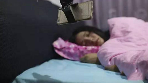 算命先生便利店 “神人”做梦能预知未来，直播睡觉欲中彩票