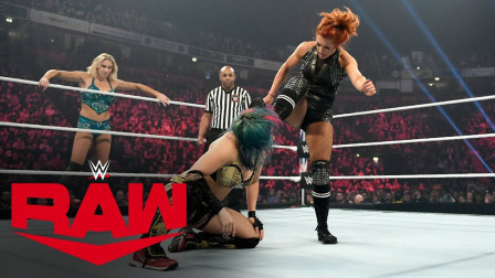 WWE RAW 2019 【RAW 11/11】贝基和夏洛特对抗歌舞伎战士
