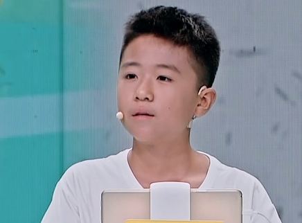 杨皓翔沉稳作答获老师团力赞