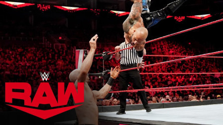 WWE RAW 2019 【RAW 09/30】李科学骑在凯萨罗的肩上