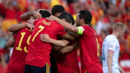 国际足坛辣报 欧国联-索莱尔萨拉维亚破门 西班牙2-0捷克升至小组第一