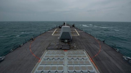 美军驱逐舰再次穿越台湾海峡，东部战区回应