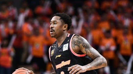 CBA 18/19赛季 美女解说版：小科比首秀献24+8+7，广东大胜浙江提前锁定常规赛冠军