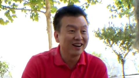 因病致贫陷泥淖 老太唠嗑把钱挣