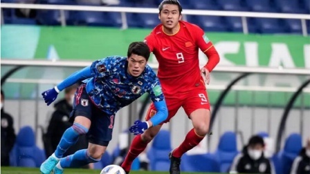 中国男足冲击2022世界杯 12强赛B组积分榜：国足7轮5分倒数第二，剩三轮距前三9分