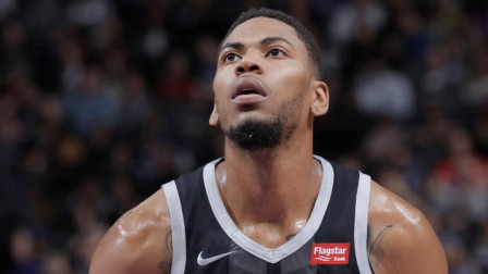NBA流言收割机 勇士正式续约克莱-汤普森，并签下格伦-罗宾逊三世