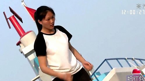 男生女生向前冲 小姐妹结伴闯关
