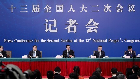 2019全国两会：中国&middot;加速度 十三届全国人大二次会议记者会：促进形成强大国内市场 推动全方位对外开放