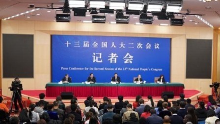 2019全国两会：中国&middot;加速度 十三届全国人大二次会议记者会：大力推动经济高质量发展