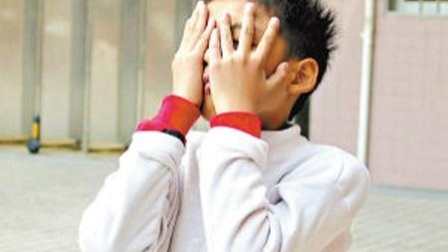 20分钟孩子眼球被溶化！家长警惕