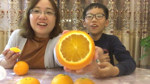 梁小轩和轩妈试吃各种美食 试吃网红果冻橙