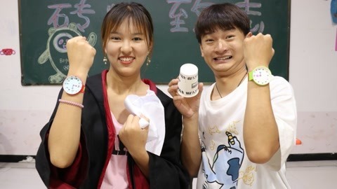 美女家务事 冬冬乱丢垃圾，被老师惩罚用垃圾做手工，小晴会如何帮助他呢