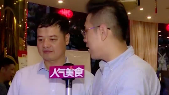 人气美食 凌晨3点熬汤头 大棒骨汤面大锅煮