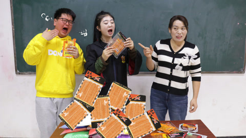 美女家务事 吃辣条领粘土大挑战，辣妹子小晴吃光全部特制辣条，老师赔大了