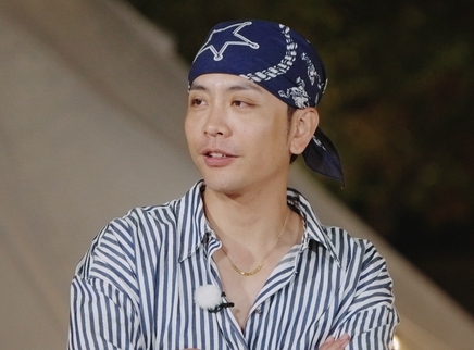 加更版：梁淞展示独特交友技能