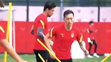 中国男足冲击2022世界杯 张玉宁回击自媒体：截取视频随意嘲讽很无知 我每天坚持吃海参