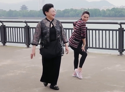 婆婆和妈妈 升级版 升级版第6期：伊能静教婆婆跳舞