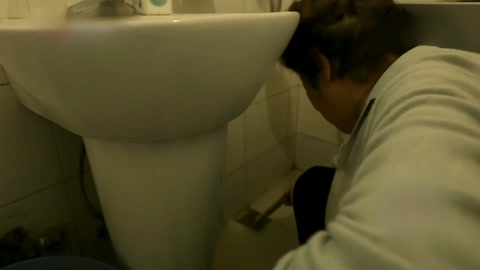 老小区改管道陷分歧