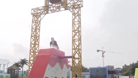 空乘专业小姐姐组团来袭 大长腿助力下竟无一人登顶！