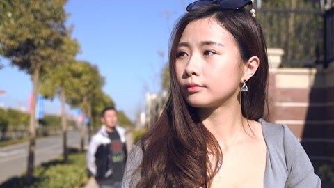 陈翔六点半 痴汉怀念女友当街拦截美女