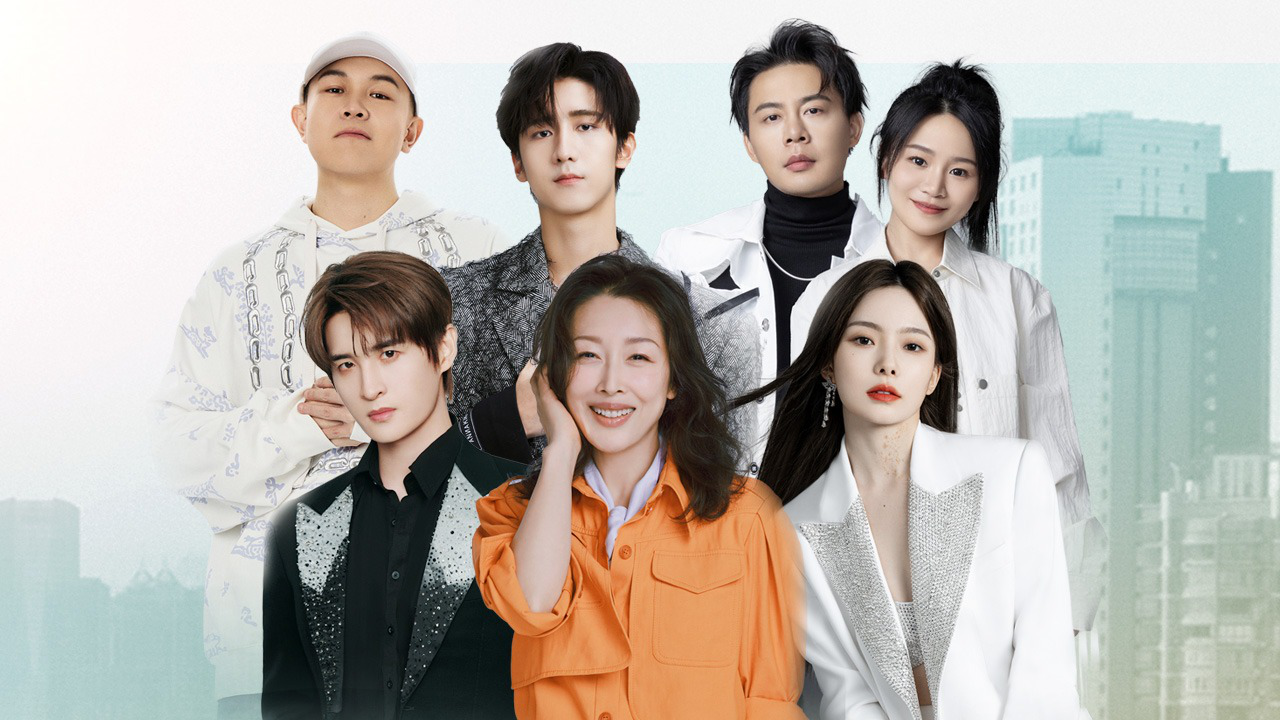 张远演唱《绒花》感受青春情怀,陈卓璇张子豪雨中演绎《追光者》