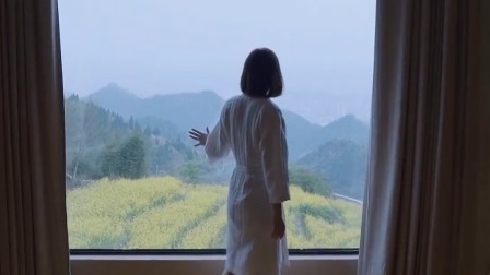 胜楠走进重庆体验民宿，超美夜景火辣美食
